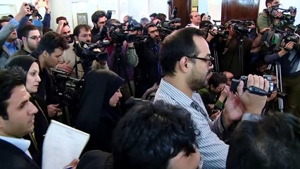 Nucléaire: accueil chaleureux pour les négociateurs à Téhéran