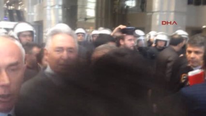 Baro Başkanı Kocasakal'ın da Bulunduğu Gruba Polis Müdahale Etti