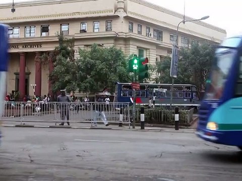 Cela va être de bonnes vacances de Pâques : à Garissa, le sarcasme dans l'horreur des assaillants