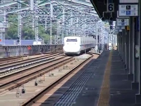 Bullet trains in Japan 新幹線 Speed Machines