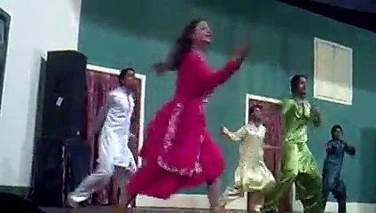 Nida Chaudhray Best & Hot Performance Live Stage In Gujranwala