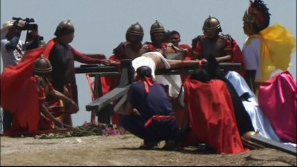 Filipino Christians nail themselves to crosses for Easter
