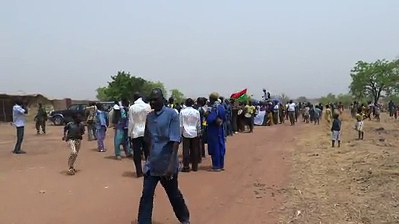 Festival Bassitara à Samandeni - début de parade