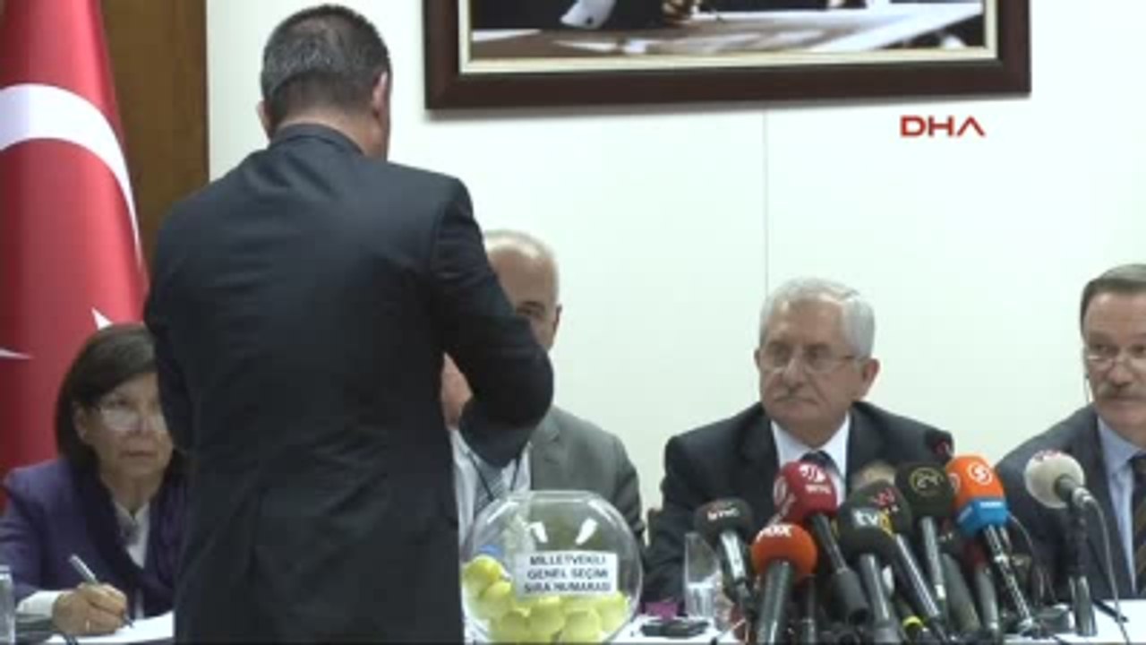 5chp ile Ak Parti?nin, MHP ile Hdp?nin Pusuladaki Yerleri Yan Yana