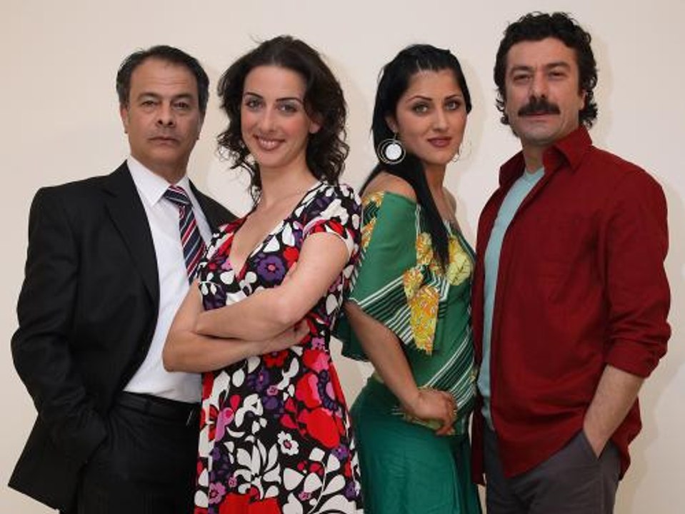 Jenerik Şarkı UNUTMA BENİ Dizi Film Romantik Duygusal Şarkısı Piyano ve Vokal Jenerikleri FOX 1. ilk Son Bölüm izle Duygulu Damar Tv Televizyon Dizileri Piyano