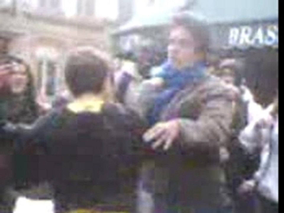 bagarre devant un lycée