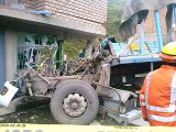 WhatsApp: así quedó una casa tras el choque de un camión