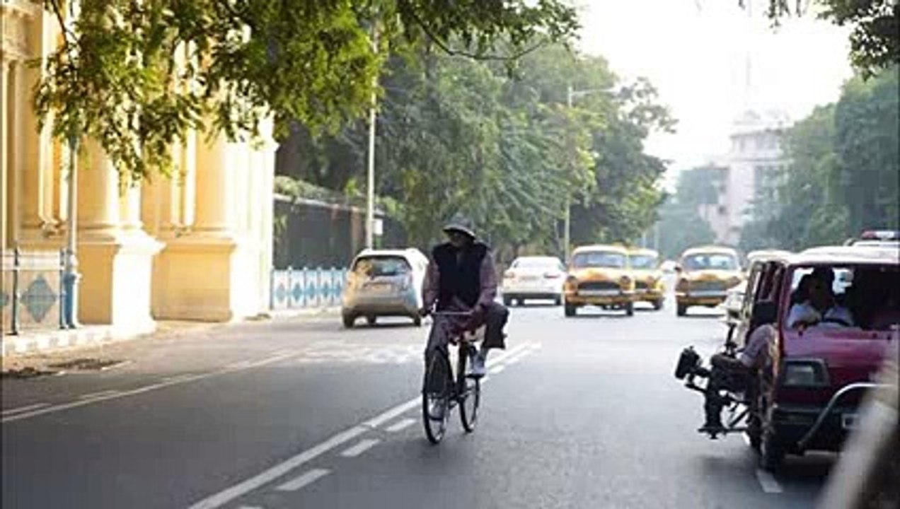 Piku Movie First Look Trailer Released Amitabh Bachchan Deepika Padukone & Irrfan Khan Movie