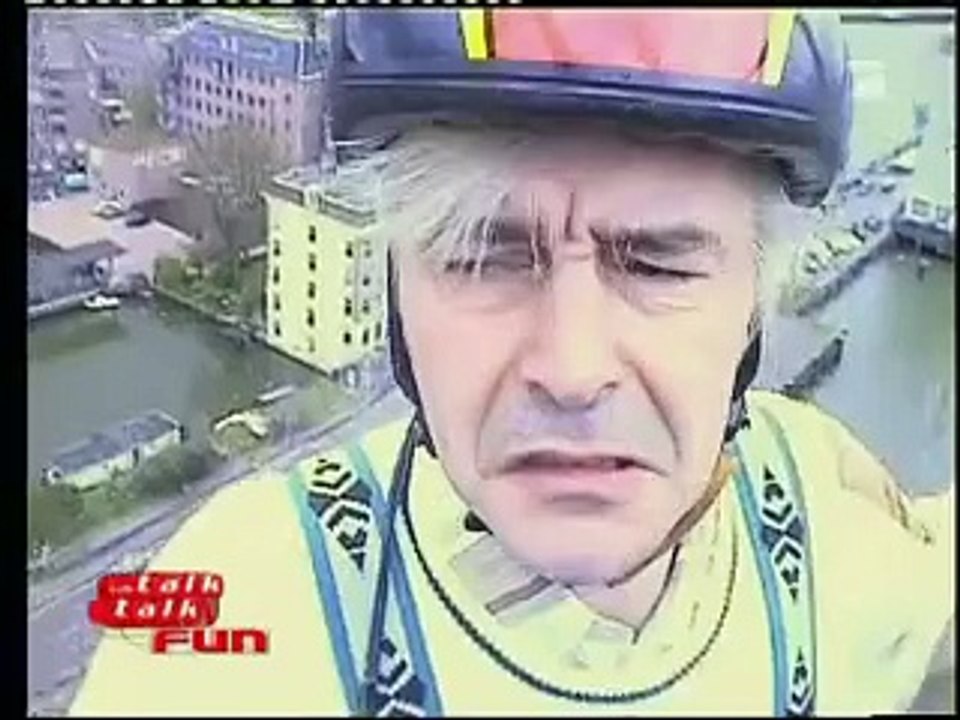 Bungee Jumping Yaparken Altına Sıçan Adam - Dailymotion Video