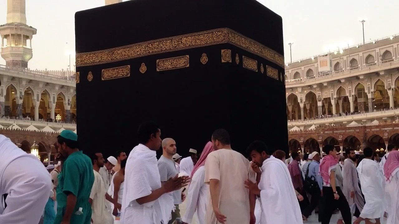 Kaaba Close View in 720p HD ... Stable Video.