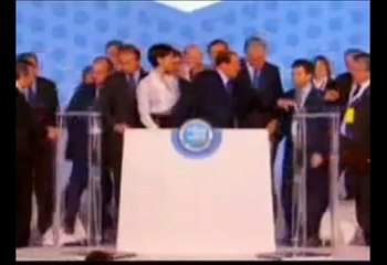 Berlusconi dà della ZOCCOLA a Giorgia Meloni