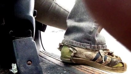 Trashed Adidas shoeplay - YouTube