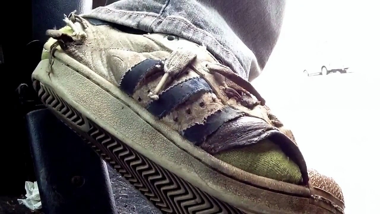 Trashed Adidas shoeplay - YouTube