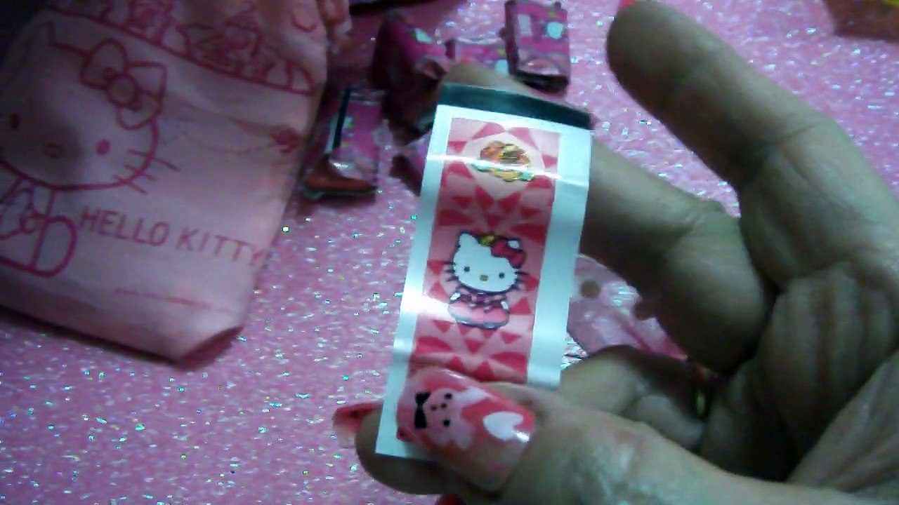 hello kitty chicle with stickers
