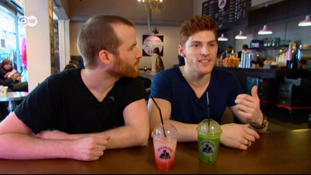 Ein Mann sieht rot: Die Hot Reds des Fotografen Thomas Knights | Euromaxx