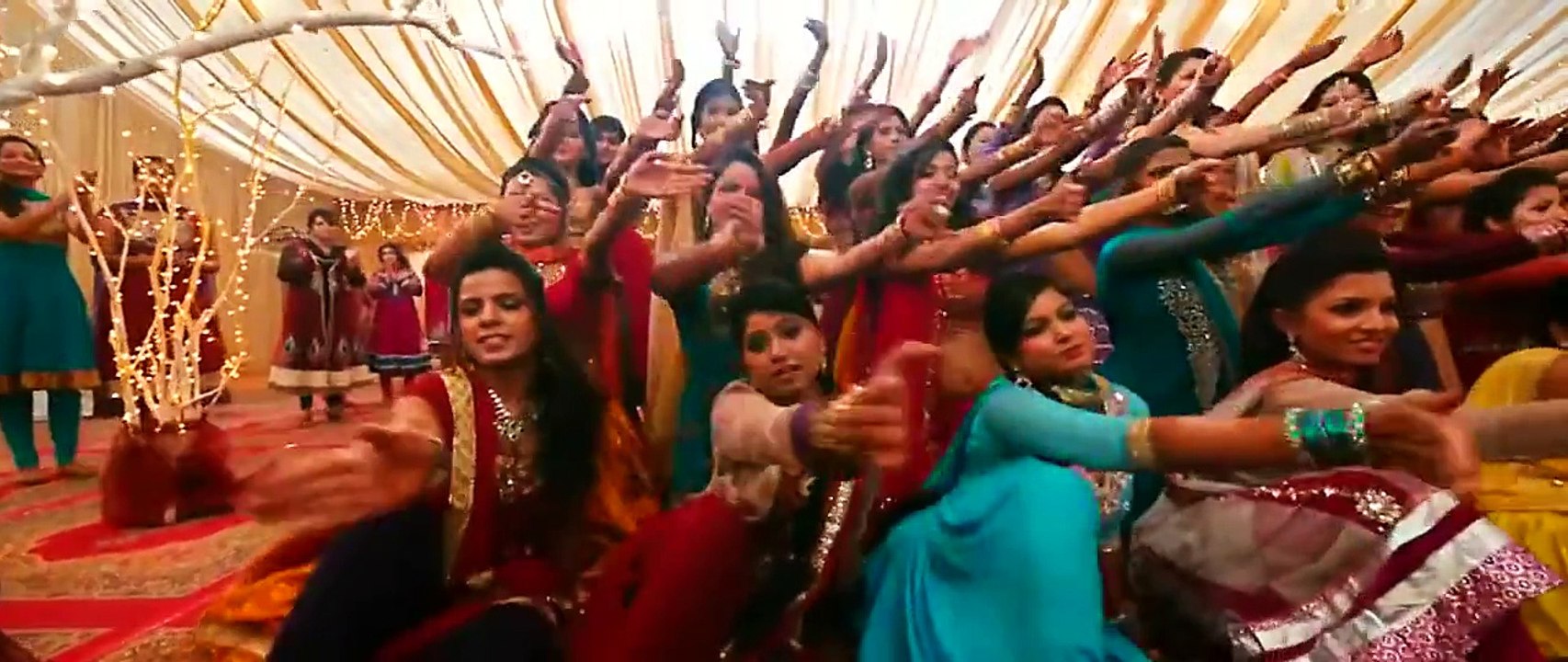 Sweet Girls Mehndi Dance Jab Mehndi Lag Lag Jaave HD