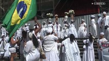 Lavagem das escadarias Catedral marca Sábado de Aleluia