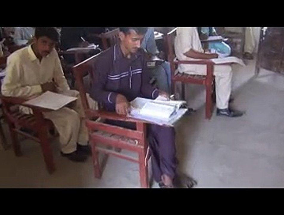 N.Feroze chating in chimestri.mp4