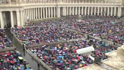 Télécharger la video: Papa Franciscus, Paskalya Ayini'ni Yönetti