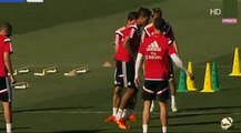 Fantastico toque de cabeza de Varane y Modric que corta Cristiano