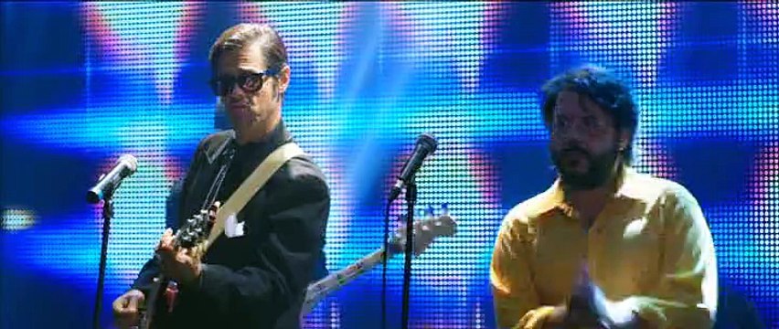 Latte e i suoi derivati: Non sopportiamo , sigla e scena finale del film Un Natale Stupefacente , con Lillo & Greg