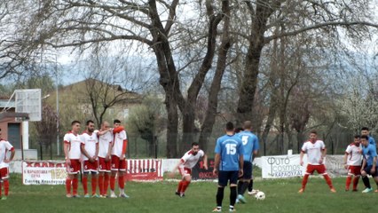 Ο Ντόβας λέει "όχι" στο φάουλ του Γούτσιου (Φήκη-Αμπελάκια)
