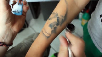 Airbrush Bodypaint Tattoo Totenköpfe