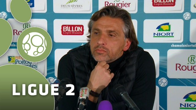 Conférence de presse Chamois Niortais - AC Arles Avignon (1-1) : Régis BROUARD (NIORT) - Victor ZVUNKA (ACA) - 2014/2015