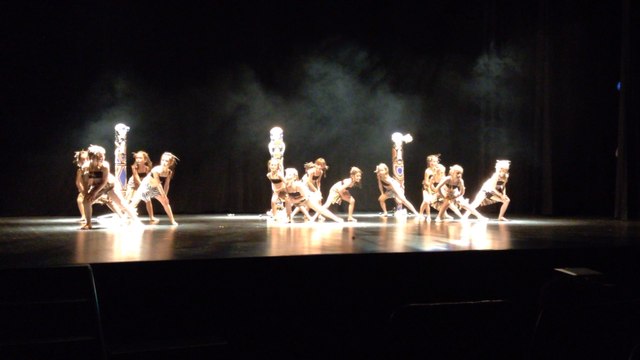 L'OPS danse fait le show au Marais