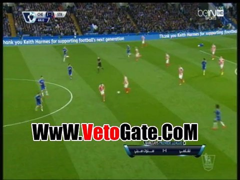 لاعب ستوك سيتى يحرز هدف قبل منتصف الملعب فى تشيلسى