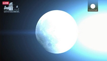 Après le soleil, la lune s'éclipse à son tour