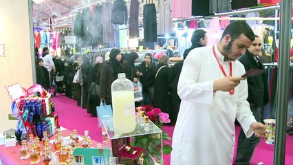 Les musulmans se pressent au Bourget, entre foire et congrès