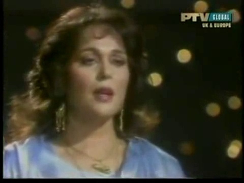 MUSARRAT NAZIR - Apne Hathon Ki Lakiron Mein