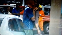LiveLeak - Brazilian police rescue woman held hostage at knife point