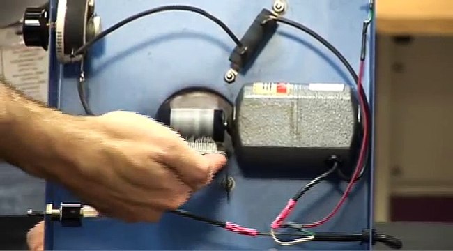 How Does a Van de Graaff Generator Work?