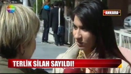 Descargar video: Terlik  Silah  Sayıldı.!