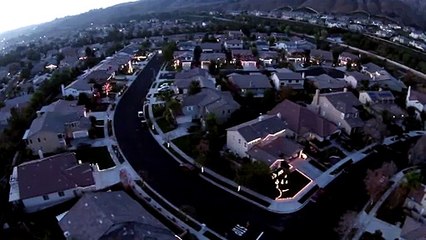 Vous Imaginez Jamais Ce Que Ces Maisons Font Quand Le Soleil Se Couche. Chef D'oeuvre!