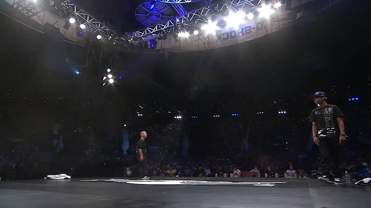 Red bull bc one 2010 thesis vs toshiki 07 picture