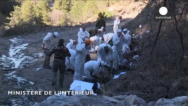 جستجوی بقایای اجساد قربانیان سانحه هوایی در آلپ متوقف می شود