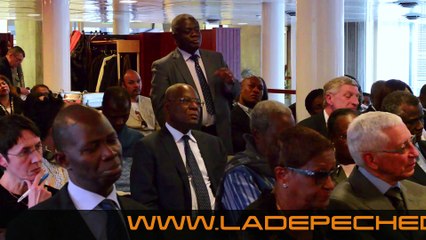 SÉANCE DE DÉDICACE DE L'ALPHABET DE LA DANSE AFRICAINE