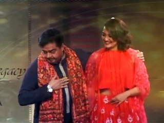 Bollywood's fathers and daughters on ramp - Sonam, Sonakshi, Shweta Bachan,