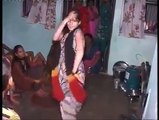 pakistani girl Hot dance on munni badnam hui darling teray