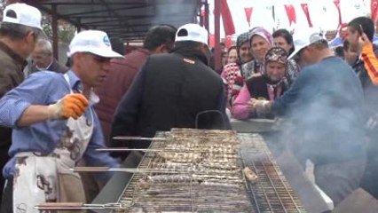 Festivalde 500 Kilogram Yılan Balığı Dağıtıldı