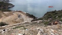Kuşadası Akdeniz Foku'nun Yuvalama Alanında Dozerle Çalışma Tepkisi