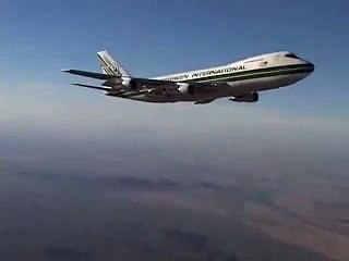 Boeing 747 having a pee! Must see!