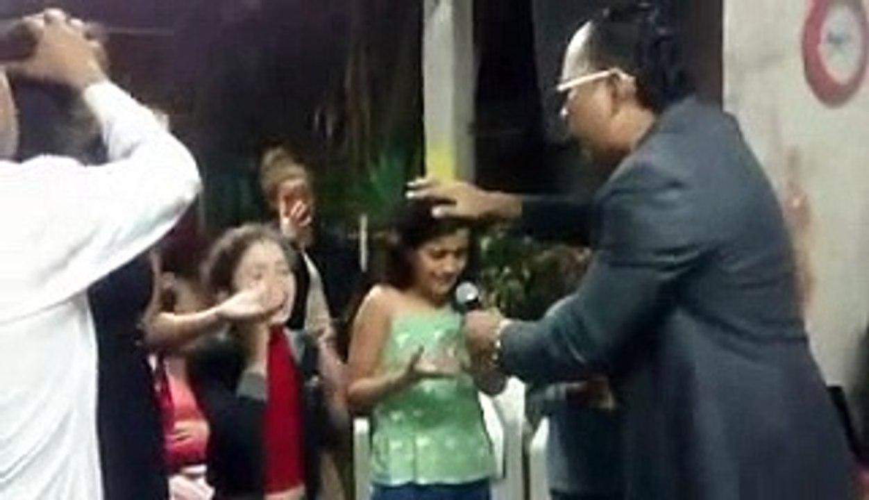 Como-eu-tenho-nojo-desse-tipo-de-pessoa-devia-ser-preso-