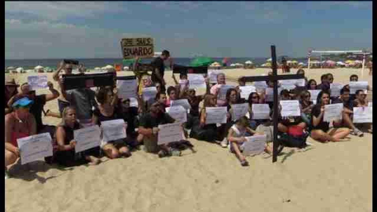 Protesta en Copacabana por la muerte de un niño en las favelas