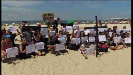 Protesta en Copacabana por la muerte de un niño en las favelas