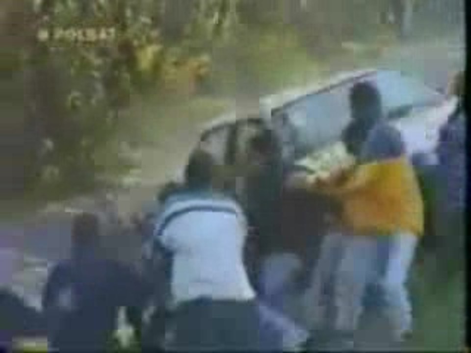 Sortie de route en rallye sur un groupe