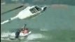 Régis remorque un bateau avec son hélicoptère